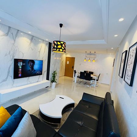 Modern Apartment In The Heart Of Tangeri Esterno foto