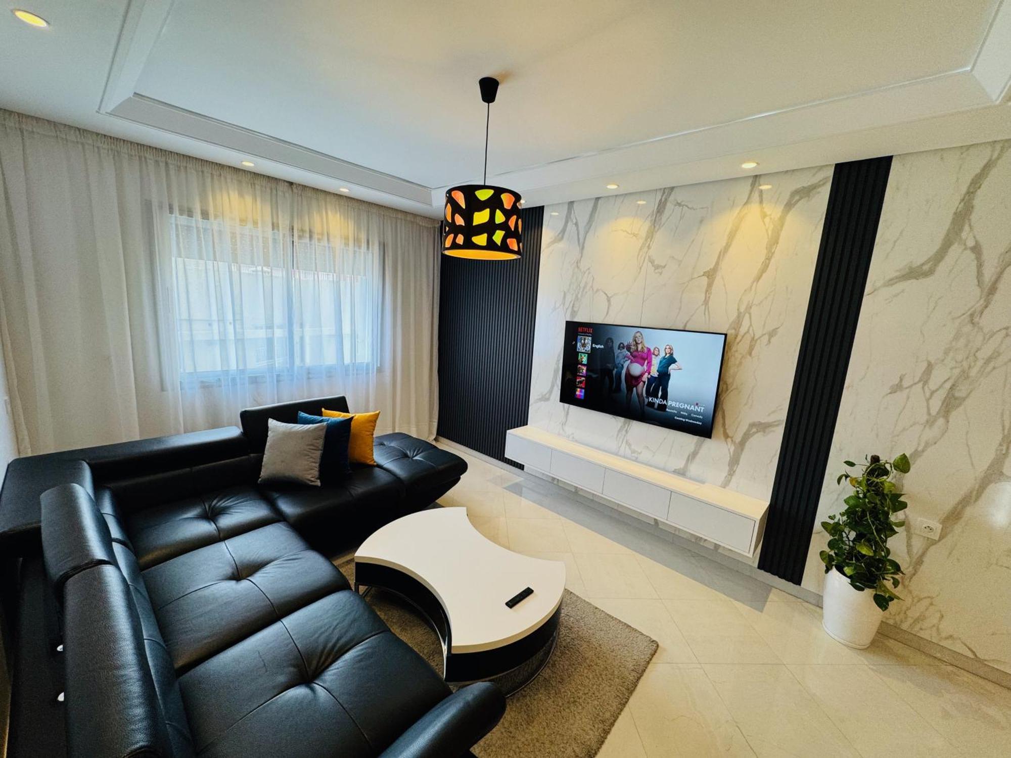 Modern Apartment In The Heart Of Tangeri Esterno foto