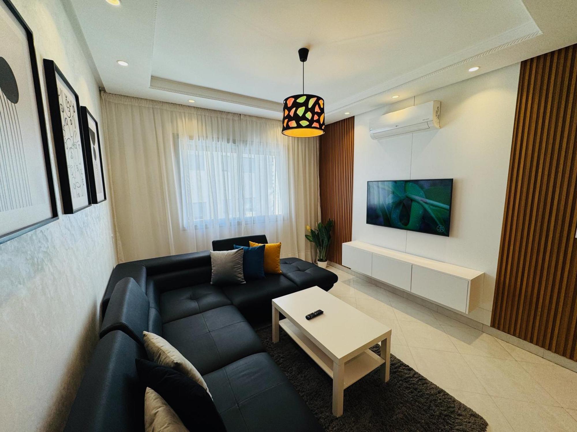 Modern Apartment In The Heart Of Tangeri Esterno foto
